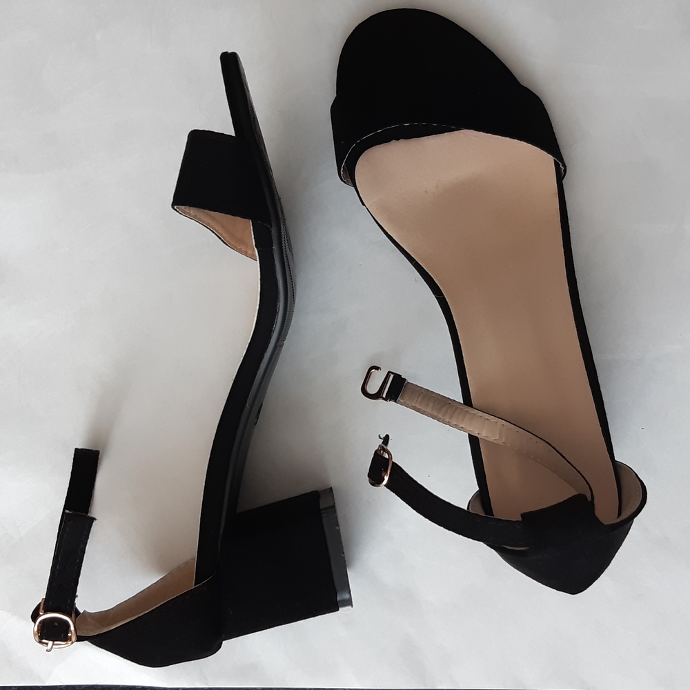 Black low heel sandals